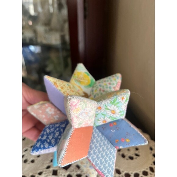 Beautiful Shabby Chic Handmade Moravian Patchwork Star - Picture 5 of 6